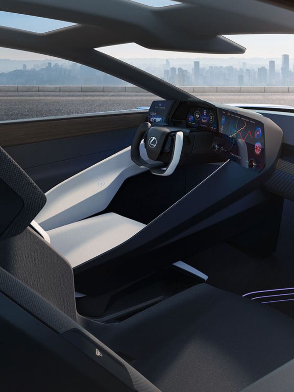 Innenansicht des Lexus LF-Z mit moderner, kantiger Linienführung