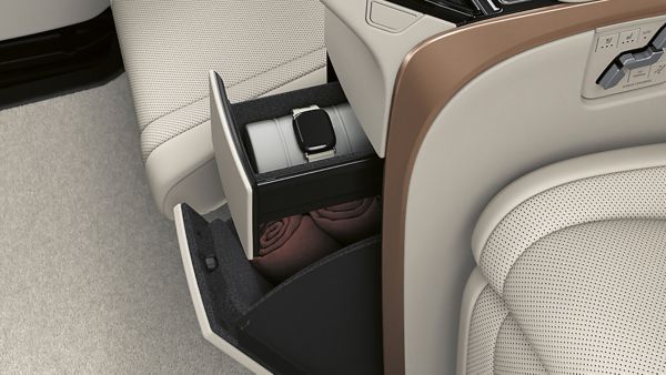 Lexus LM rear passenger cabin